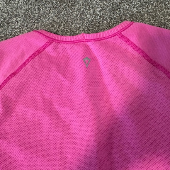 Ivivva Lululemon Pink Athletic Fly Tech Short Sleeve T-Shirt Girls Size Large 14 - Picture 6 of 10